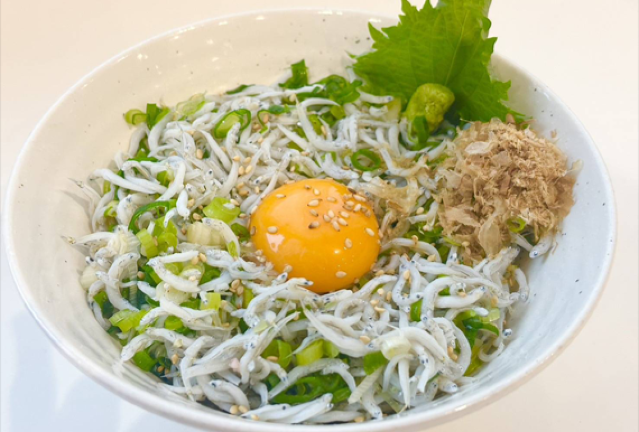 高知県土佐清水市/道の駅めじかの里土佐清水/土佐のしらす丼